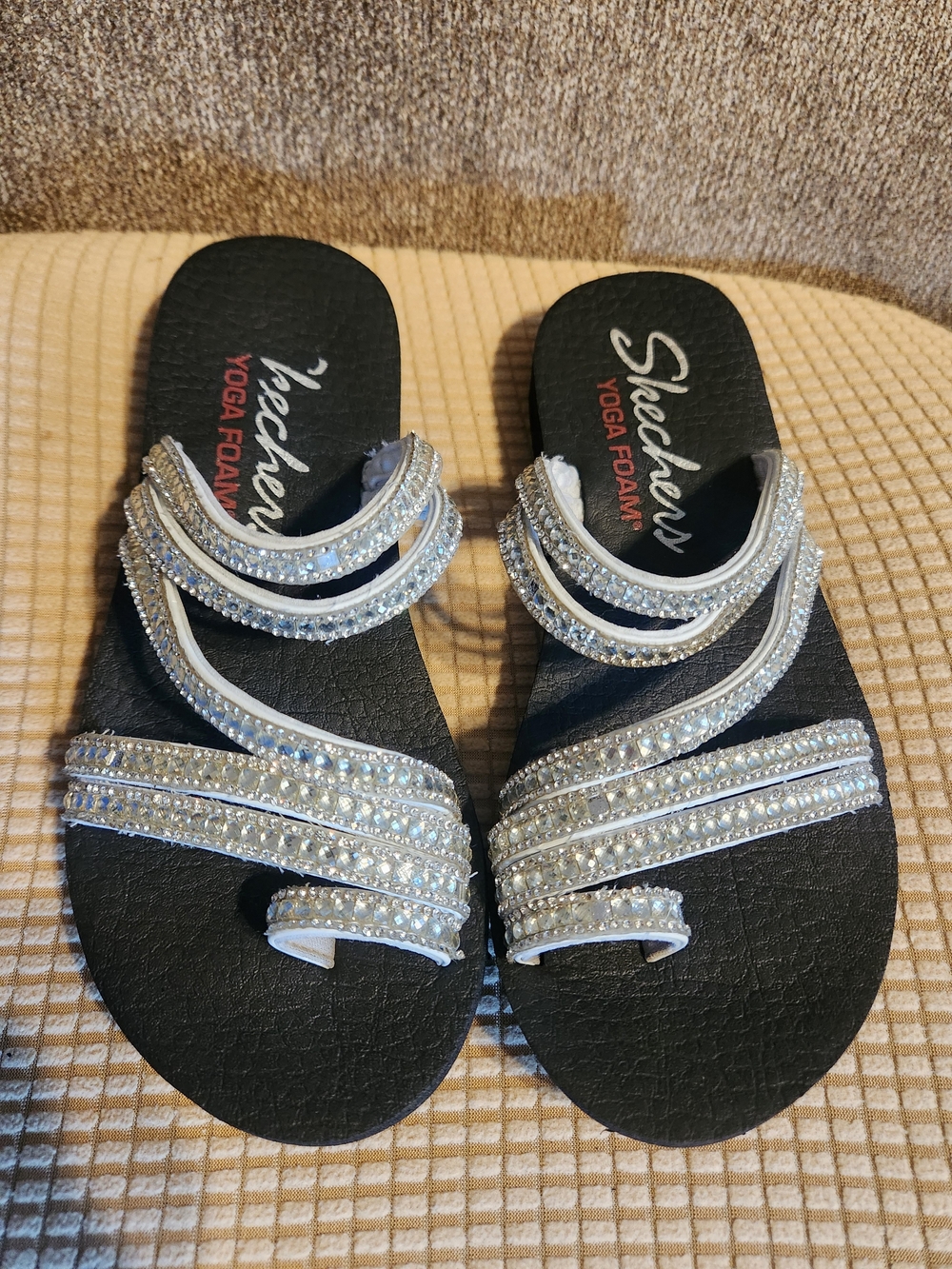 Skechers Women's Black Embellished Slide Sandals Size 7 - Picture 2 of 6